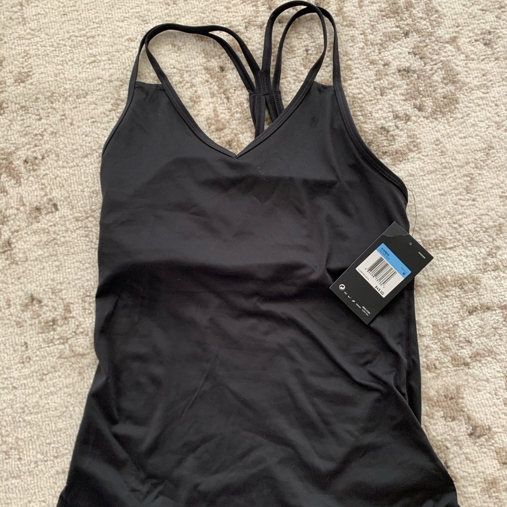 NWT Nike dry fit women’s workout top
